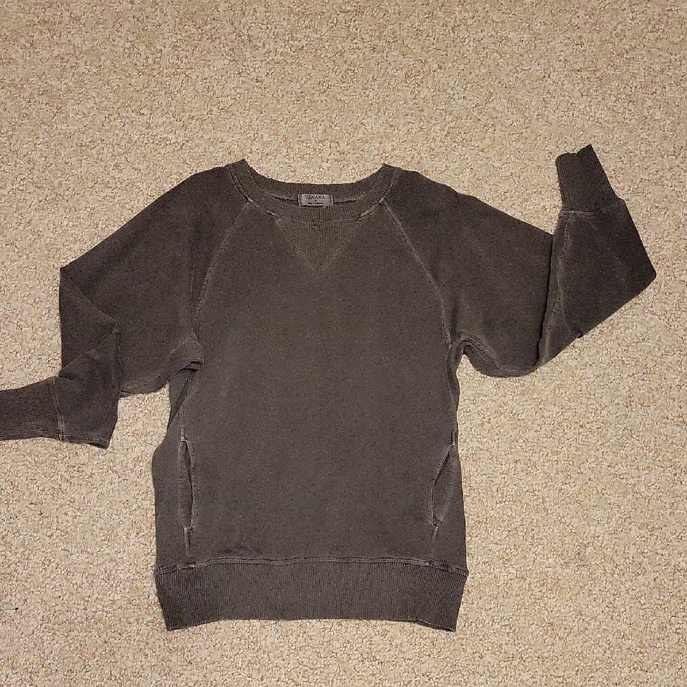 Casual Gray Sweatshirt